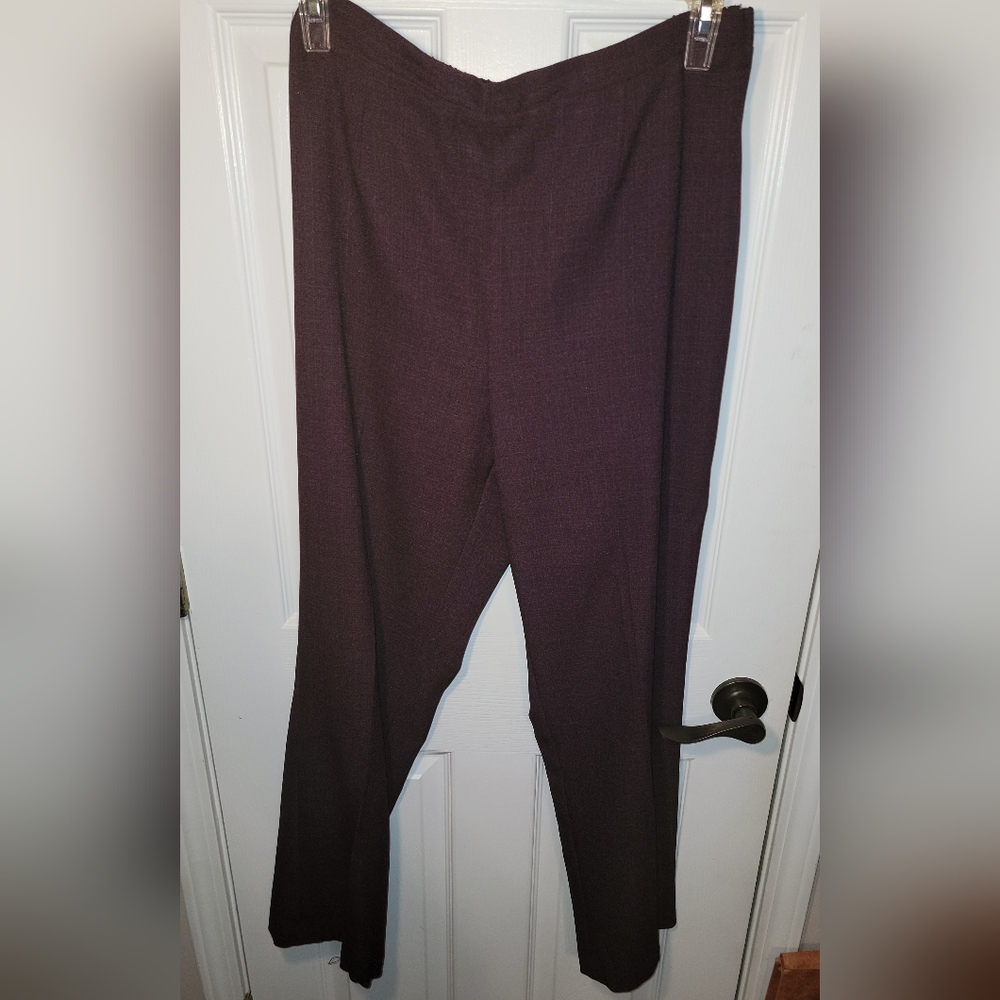 Ladies Size 14 3 Piece Plum Colored Pant Suit - Picture 6 of 9